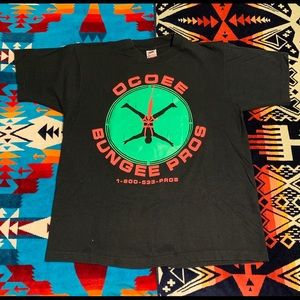 Fun vintage graphic tee Killer color on this print